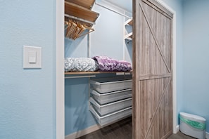 Interior - Serene Retreat in East Long Beach (Long Beach)