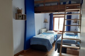 4 Schlafzimmer, Bügeleisen/Bügelbrett, Reisekinderbett, kostenloses WLAN
