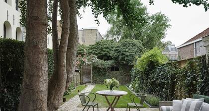 Grand townhouse in Harlingen near Beach