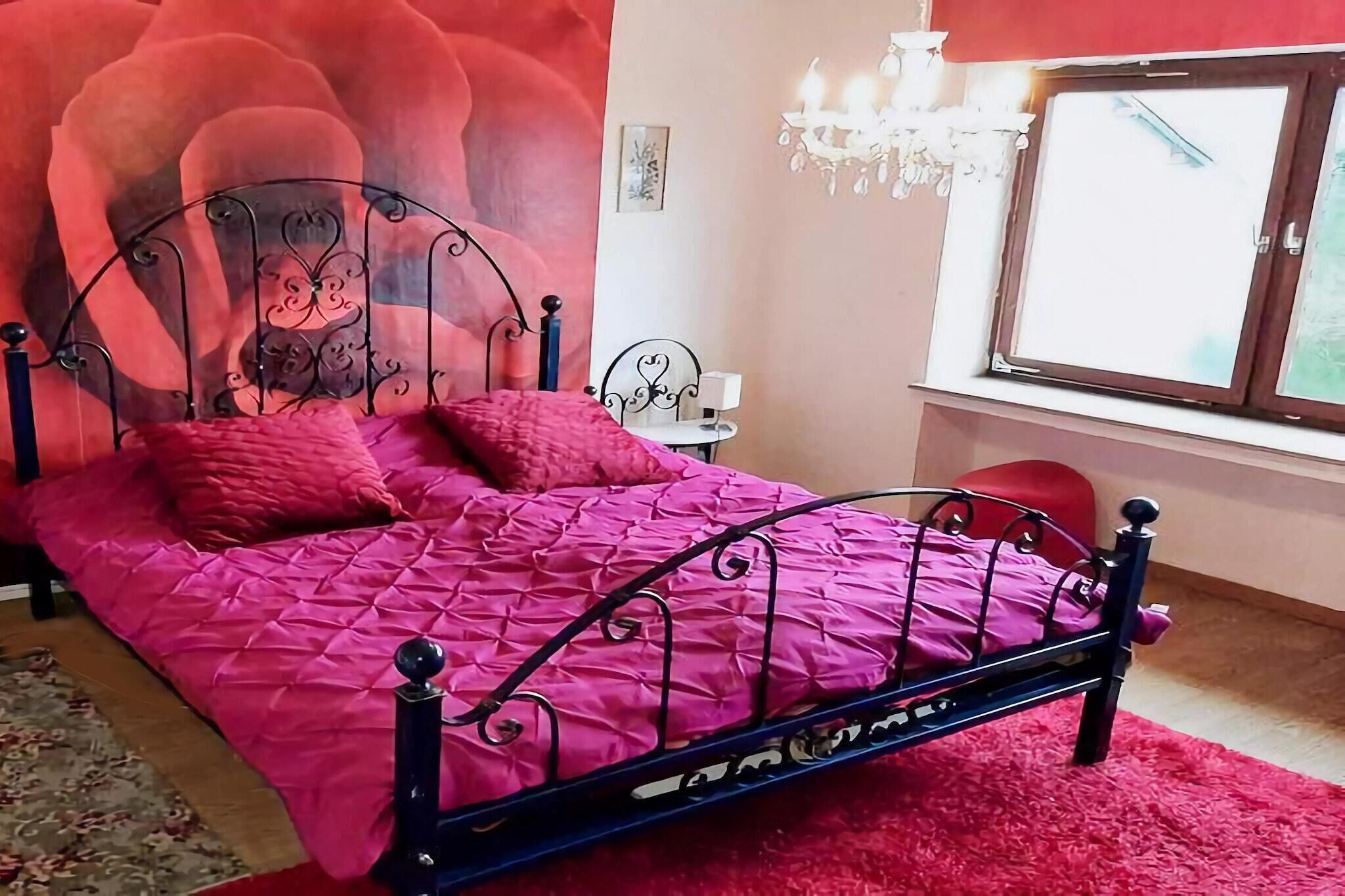 6 Schlafzimmer, Reisekinderbett