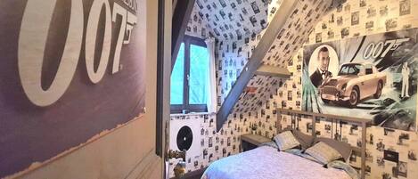 5 bedrooms, iron/ironing board, free WiFi