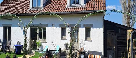 المنشأة من الخارج