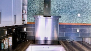 Kühlschrank, Mikrowelle, Geschirrspüler