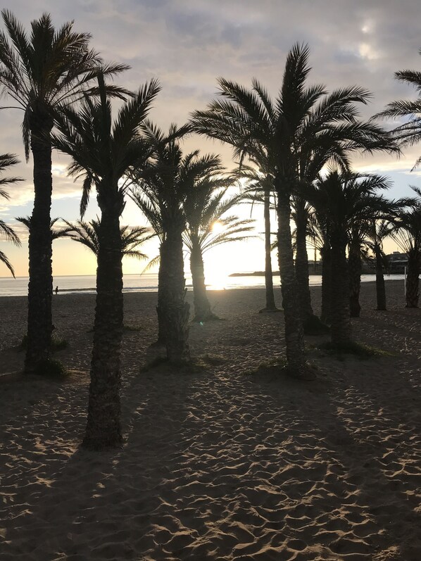 Beach nearby - Remarkable 3-Bed Apartment in Javea, Must see! (Javea)