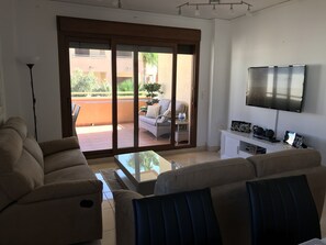TV - Remarkable 3-Bed Apartment in Javea, Must see! (Javea)