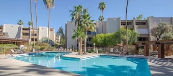 Beautiful Old Town Scottsdale Condo Lux Amenities