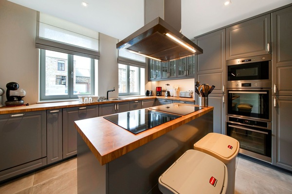 Frigorífic, microones, forn i placa de cuina