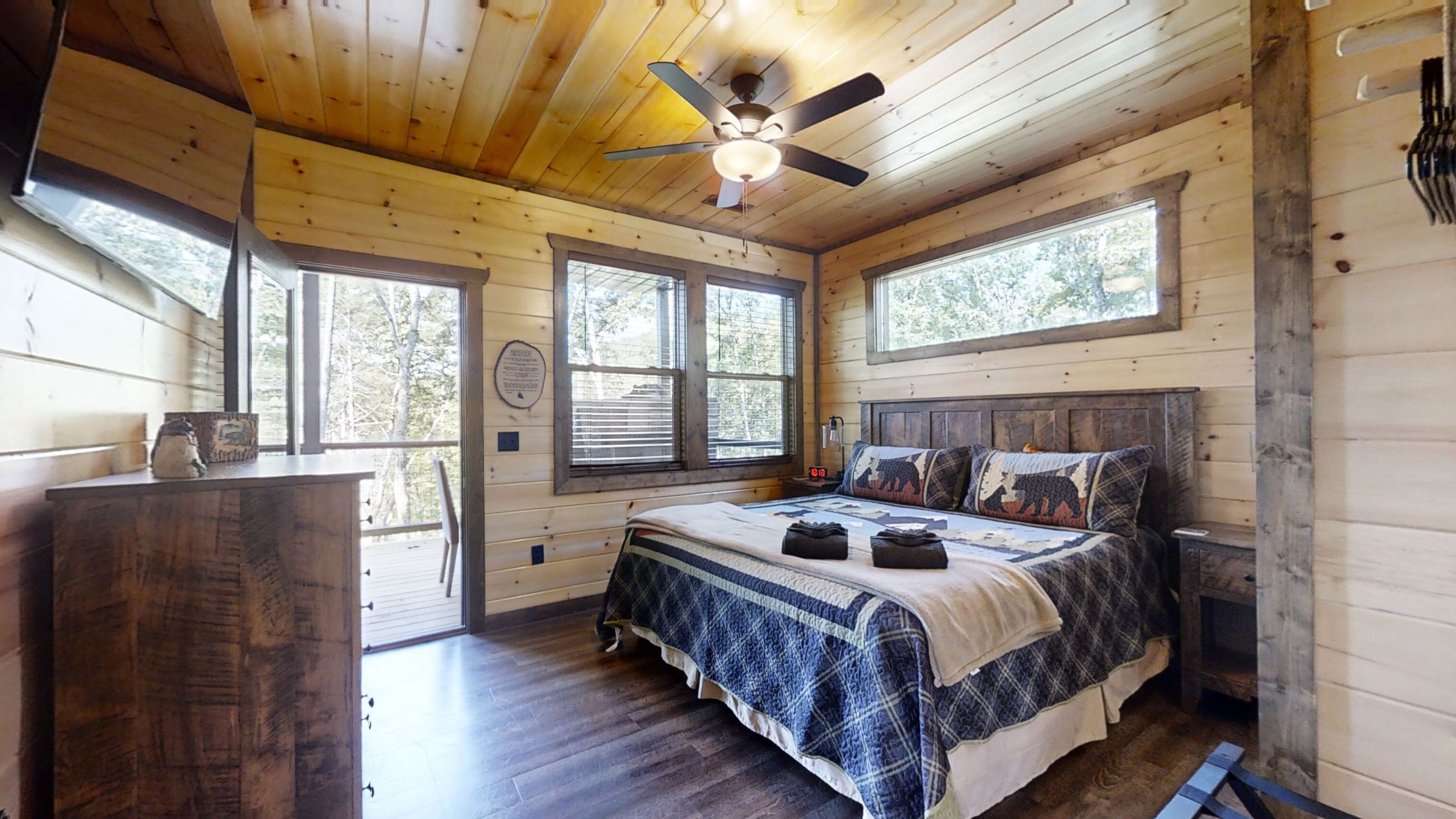 Cabana, várias camas, acesso à piscina, vista para a montanha | 3 quartos, roupa de cama