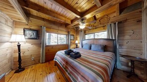 Cabin, Multiple Beds, Hot Tub, Mountain View | 2 bedrooms, individually decorated, individually furnished, free WiFi - Chelle's Sanctuary (Townsend)