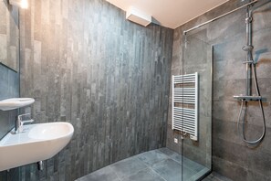 Shower - Beautiful apartment with sea view (Scherpenisse)