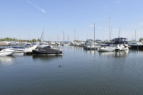 Ferienhaus in Flevoland mit Pool