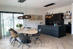 Dining - Majestic villa in Zeewolde with garden (Zeewolde)