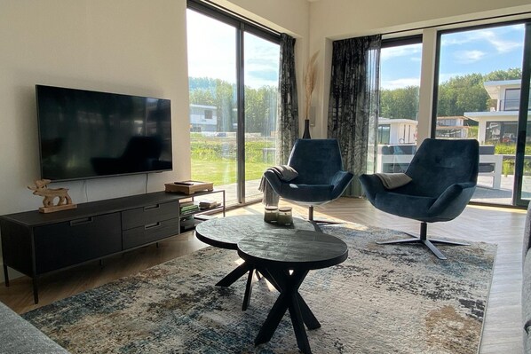 TV
