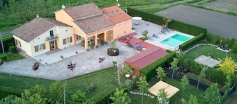 Lagoonside Elegance with Sauna