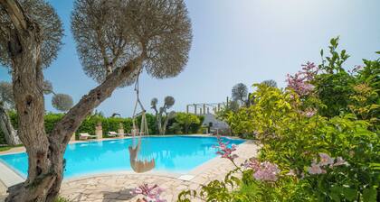 Villa Lisa with huge Pool and Garden, Melendugno, Italy