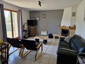 TV, peis og DVD-spiller