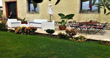 Villa in Italy with Private Garden Retreat