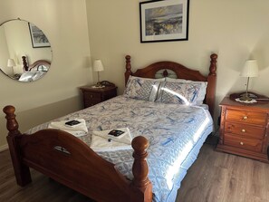 2 bedrooms, in-room safe, iron/ironing board, bed sheets