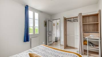 2 chambres, fer et planche à repasser, lit parapluie, Wi-Fi gratuit