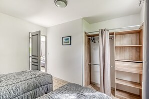 2 soverom, strykejern/-brett, reiseseng for barn og wi-fi (inkludert)