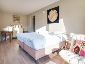 5 bedrooms, WiFi