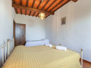 5 bedrooms, WiFi