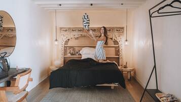 Hochwertige Bettwaren, Verdunkelungsvorhänge, schallisolierte Zimmer