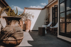 Ropa de cama de alta calidad y cortinas blackout 