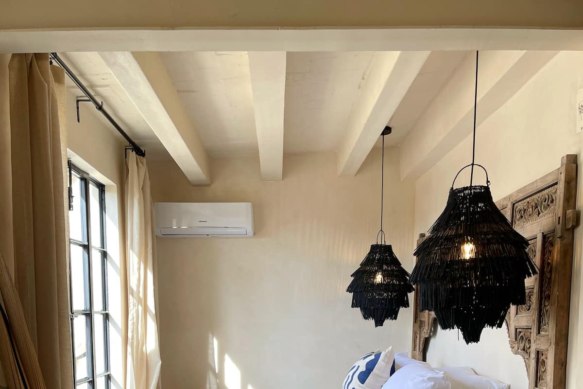 1 bedroom, premium bedding, blackout curtains, soundproofing