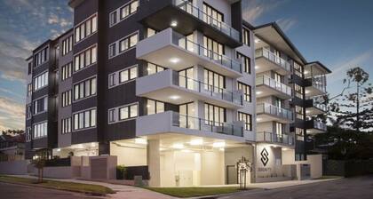 Central of Toowong! Neat Apt Near Station