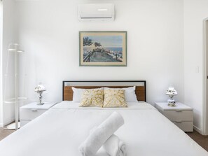 2 bedrooms, desk, iron/ironing board, free WiFi