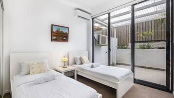 2 Schlafzimmer, Schreibtisch, BĂŒgeleisen/BĂŒgelbrett, kostenloses WLAN