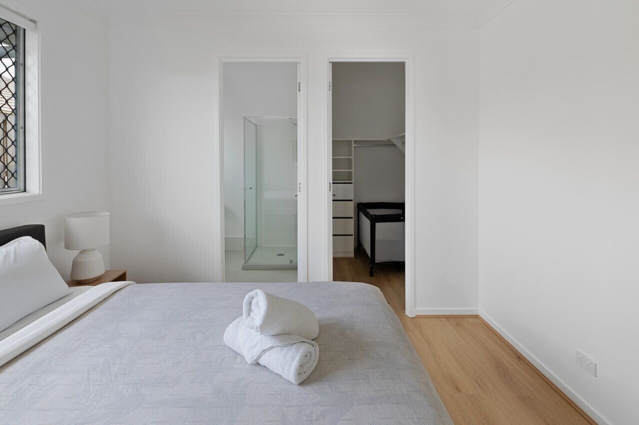 3 bedrooms, desk, iron/ironing board, WiFi