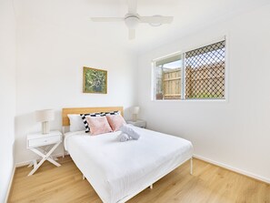 3 camere, una scrivania, ferro/asse da stiro, Wi-Fi