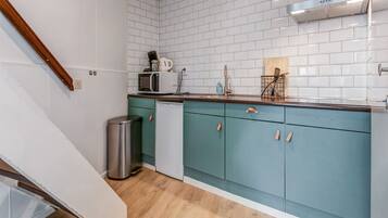 雪櫃、微波爐、爐具、咖啡機/沖茶器