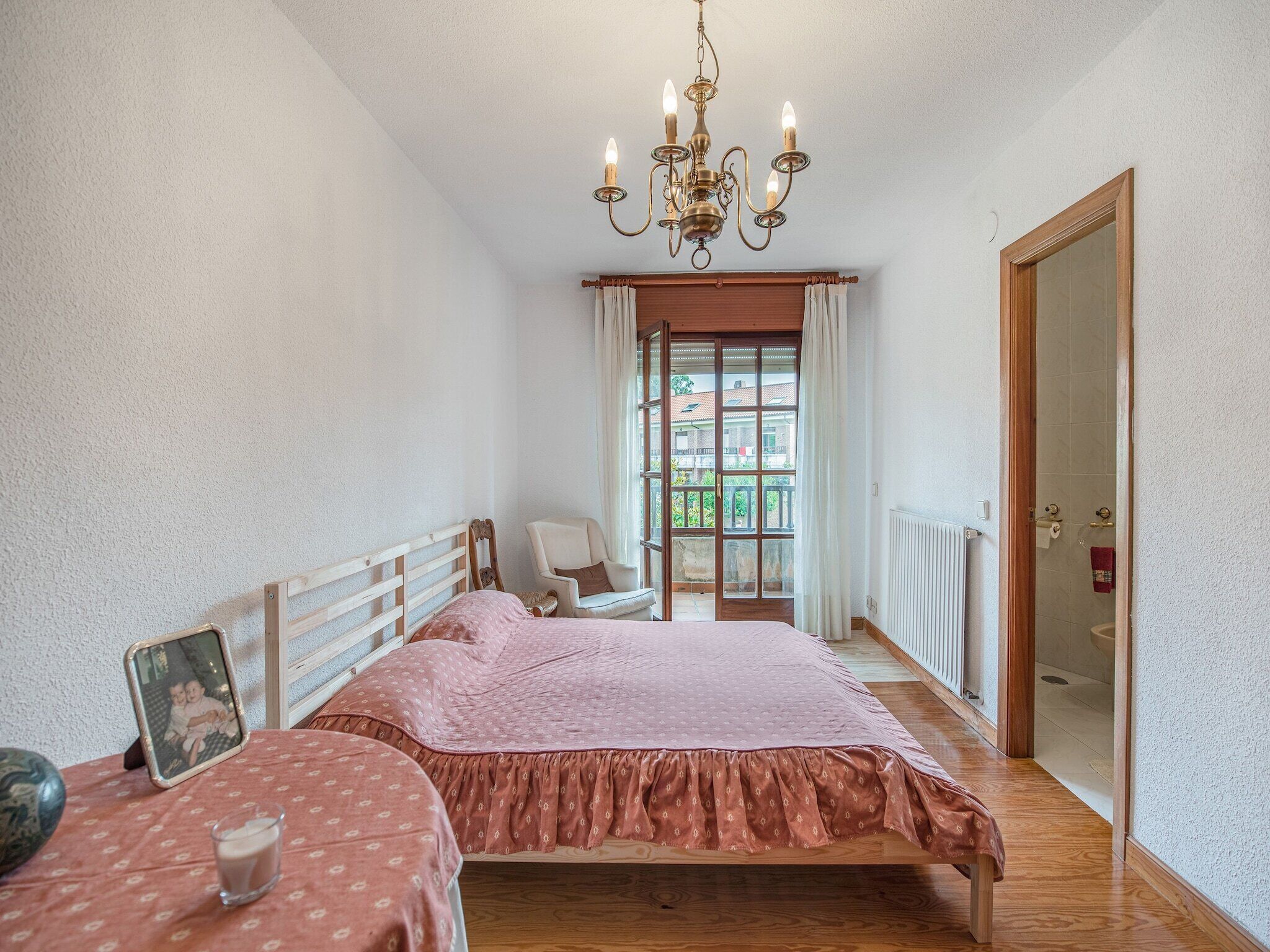 4 dormitorios, tabla de planchar con plancha, wifi