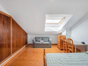 4 habitaciones, tabla de planchar con plancha y wifi 