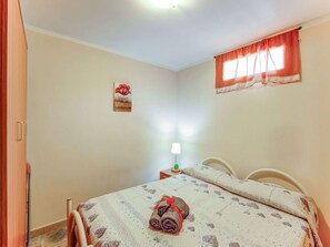 3 bedrooms, iron/ironing board, WiFi