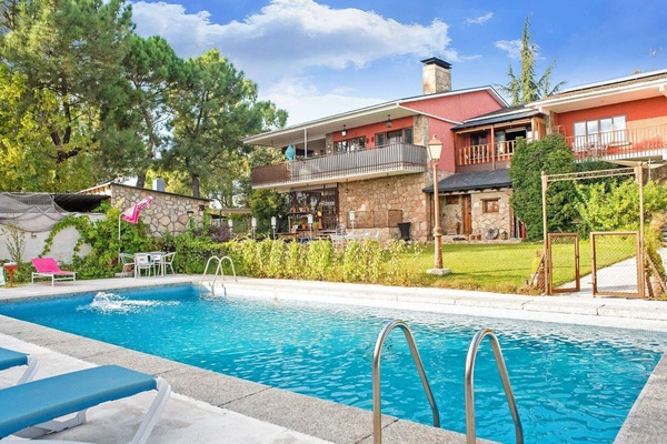 Holiday Home Swimming Pool