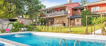 Tranquil Garden Hideaway