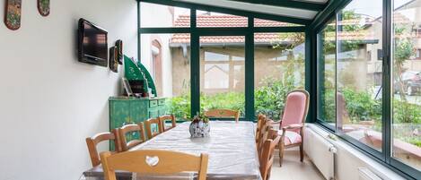 تناول الطعام