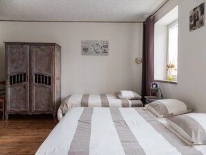4 bedrooms, WiFi