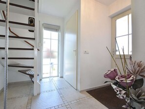 Interior - Enticing Holiday Home in Oude with Garden (Oude-Tonge)