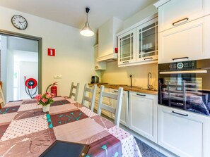 Dining - Charming Villa in Harzé (Harzé)