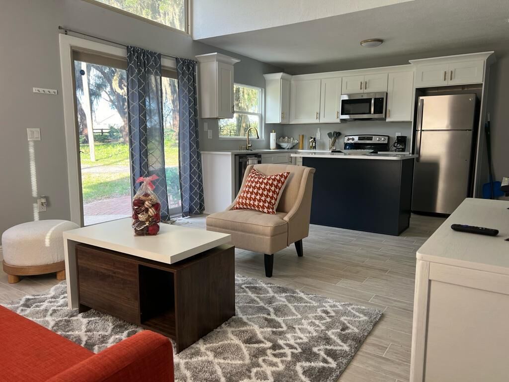 Rural Retreat Near The Villages!
