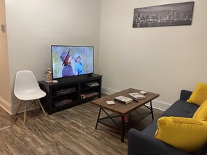 Smart TV - Private 3 Bedroom in the heart of Brooklyn (Brooklyn)