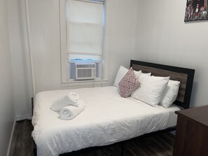 3 bedrooms, iron/ironing board, WiFi, bed sheets - Private 3 Bedroom in the heart of Brooklyn (Brooklyn)
