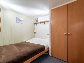 3 slaapkamers, reisbedje, wifi, beddengoed