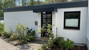 Exterior - Holiday Home 'Ferienwohnung Strandgut' with Private Terrace and Wi-Fi (Glücksburg)