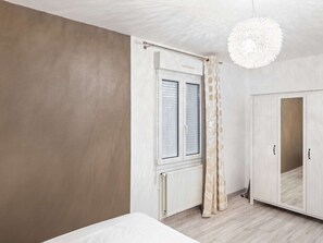 3 室のベッドルーム、WiFi